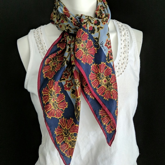 Accessories - Gorgeous scarf